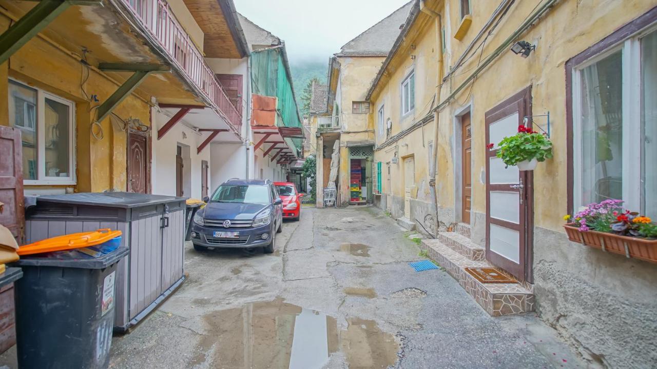 Coroni Studio Piata Sfatului * Brașov