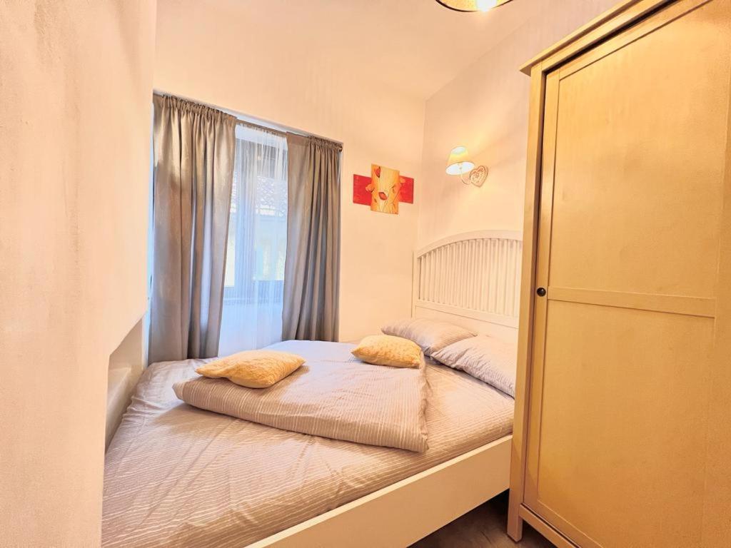 Coroni Studio Piata Sfatului * Brașov